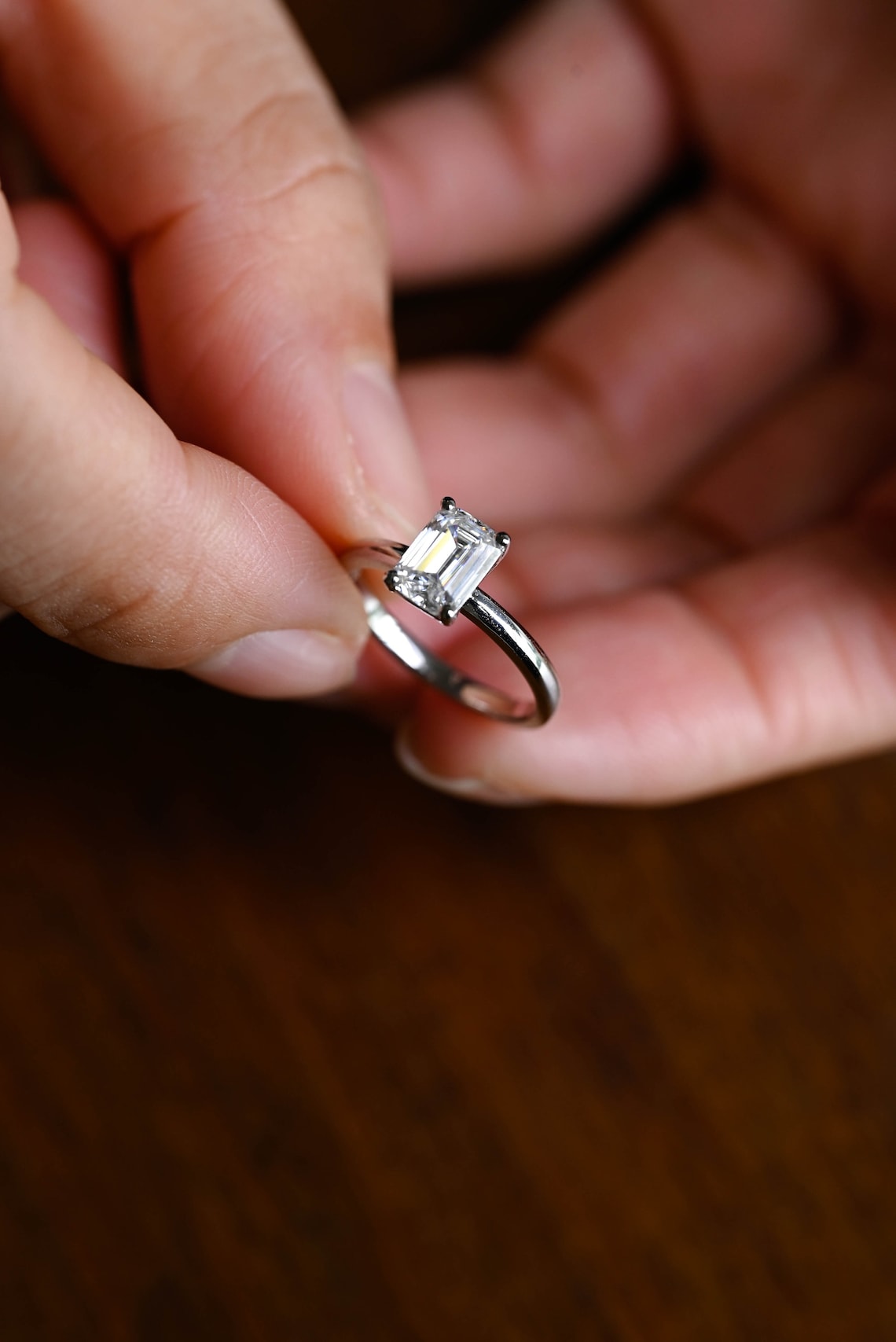 Stunning 3.0 CT Emerald Moissanite Engagement Ring with Solitaire Design 7