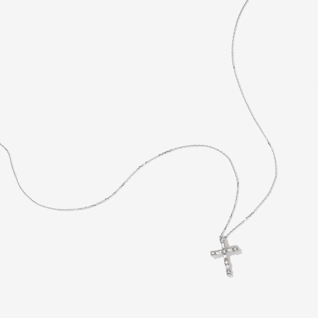 Round Cut Cubic Zirconia in 925 Sterling Silver Necklace 2