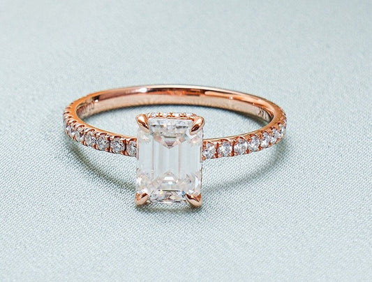 Stunning 1.0 - 2.0 CT Emerald Moissanite Engagement Ring With Hidden Halo Design 1
