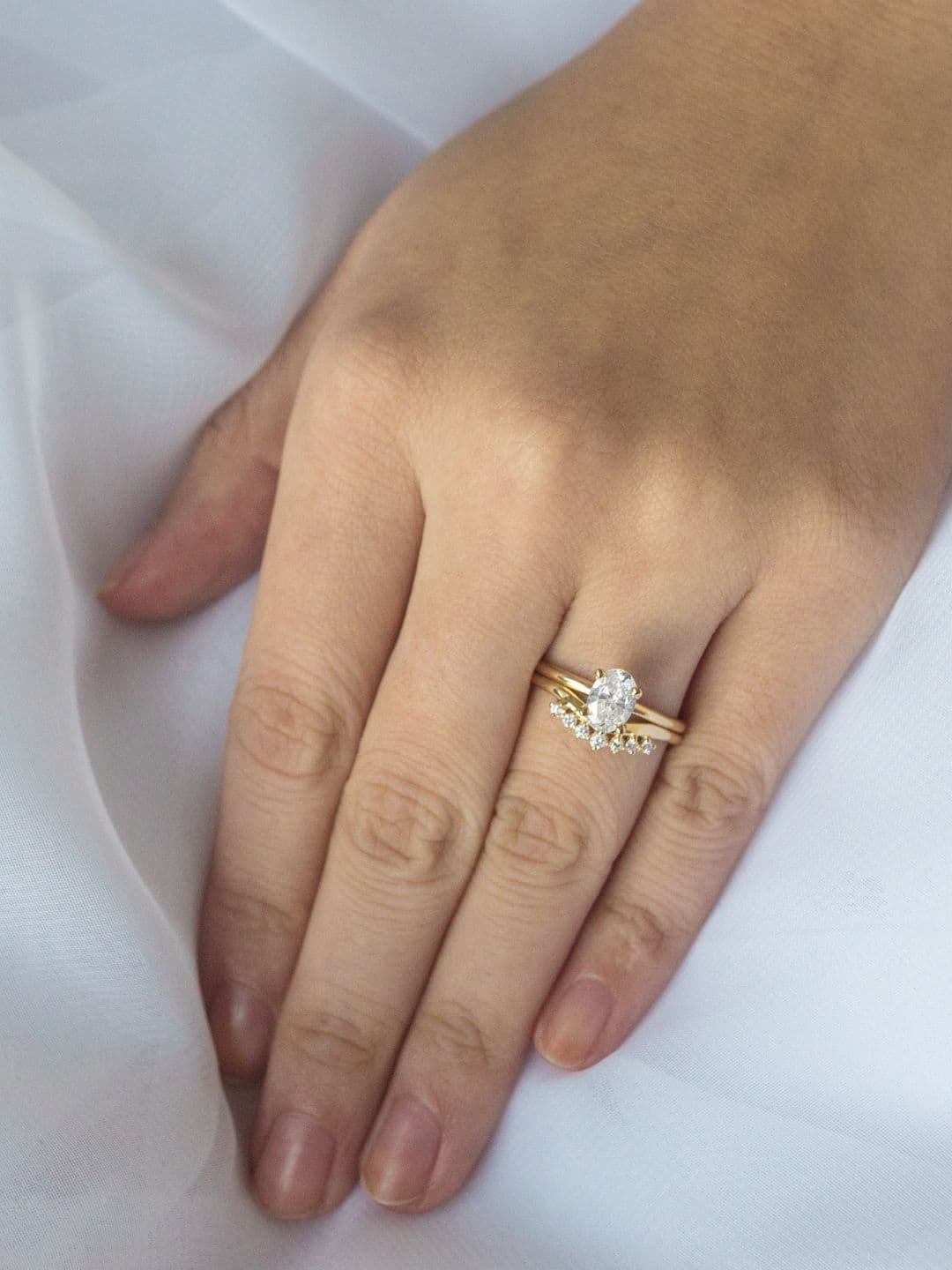 Stunning 1 CT Oval Moissanite Engagement Ring With Solitaire Design 8