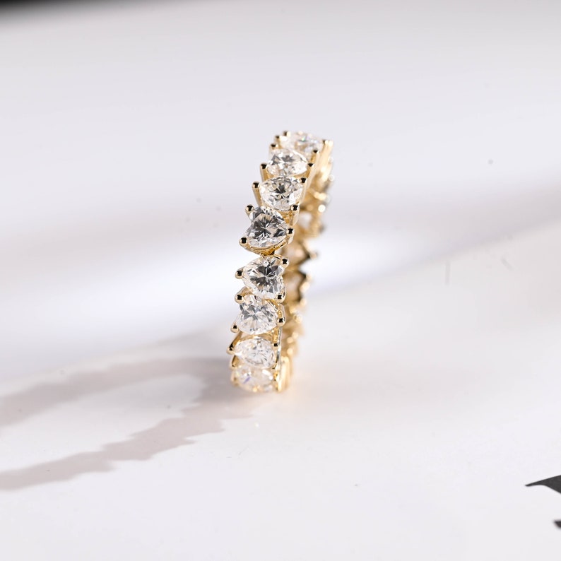 Stunning 0.5 TCW Heart Moissanite Stones Full Eternity Wedding Band 9