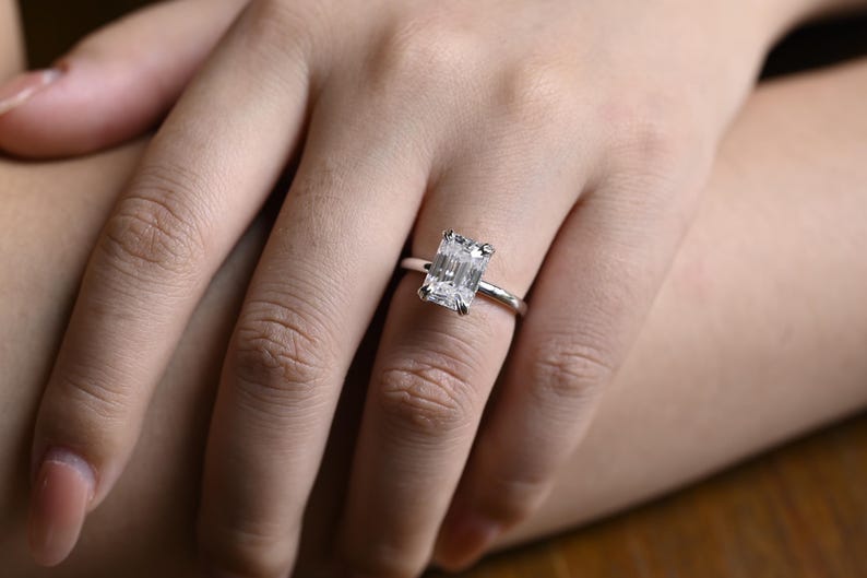 Stunning 1.0 - 2.0 CT Emerald Moissanite Engagement Ring with Hidden Halo Design 6