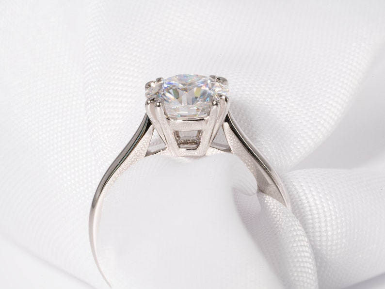 Stunning 2.0 CT Round Moissanite Solitaire Engagement Ring 6