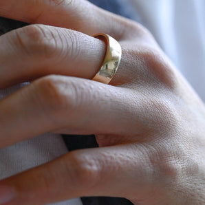 Delicate Men's Wedding Band in Solid Gold