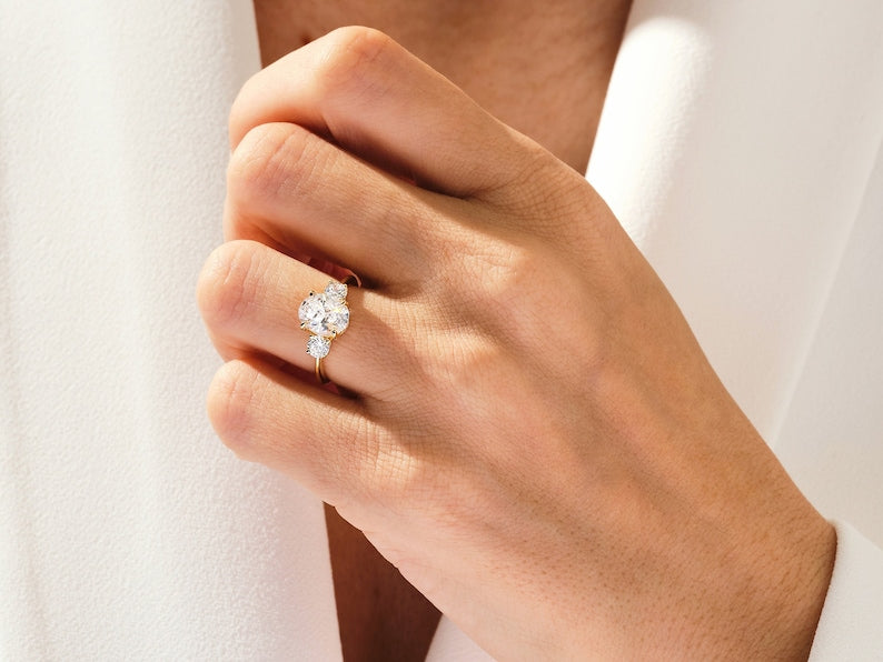 Stunning 1.0-2.0 CT Oval Moissanite Engagement Ring with Tree Stone Design 6