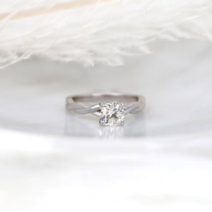 Stunning 1 CT Cushion Moissanite Engagement Ring With Solitaire Design