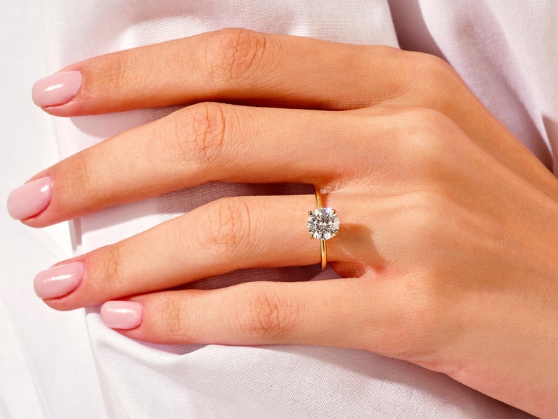 1.0 CT Round Cut Moissanite Solitaire Bridal Ring Set with Curved Wedding Bands 8