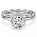 Stunning 0.50-1.50 CT Round Moissanite Engagement Ring With Halo Design 5
