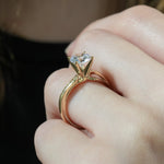 Stunning 0.50-1.50 CT Round Moissanite Engagement Ring With Two Tone & Twisted Pave Design 8
