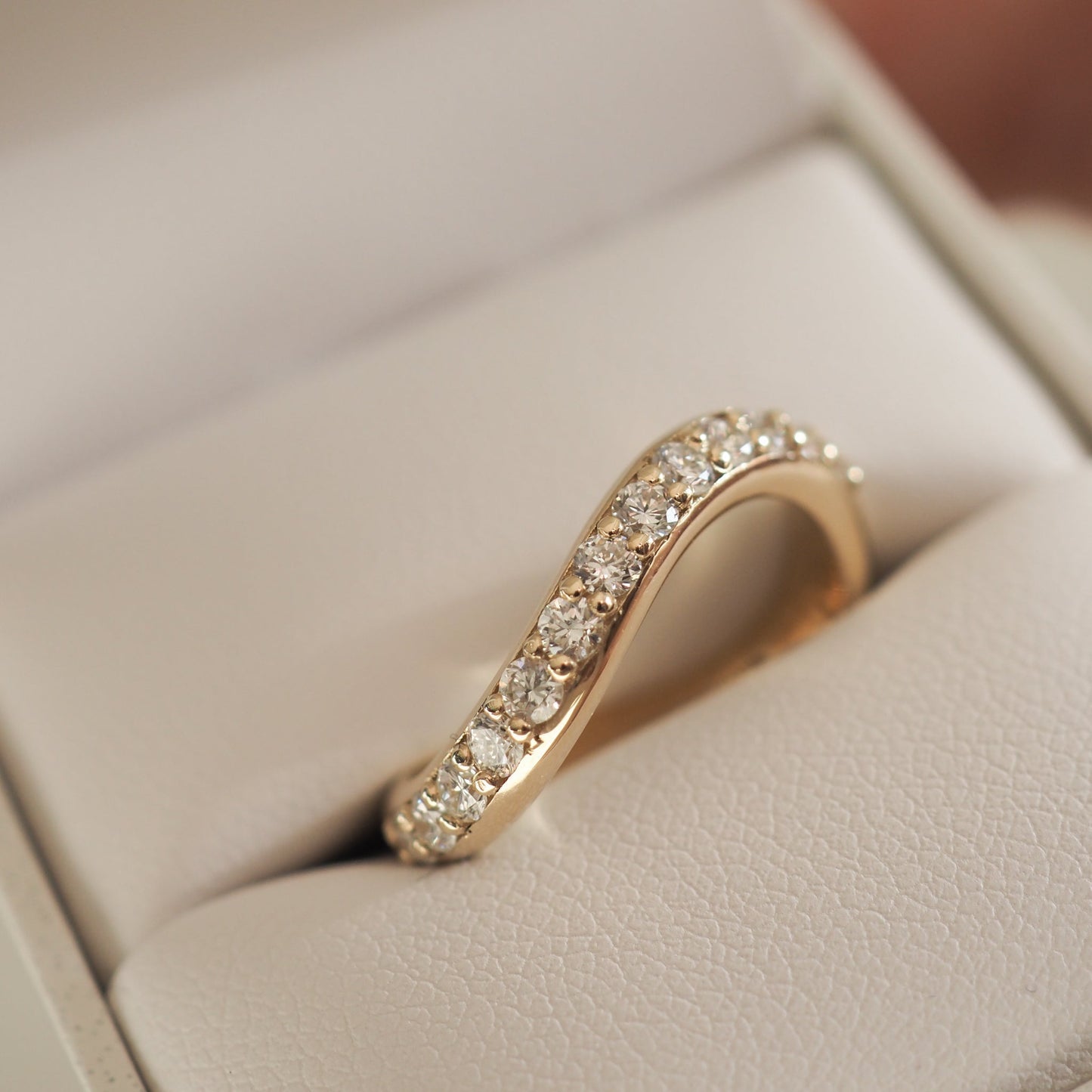 Stunning 0.4 TCW Round Moissanite Stones Curved Wedding Band 3