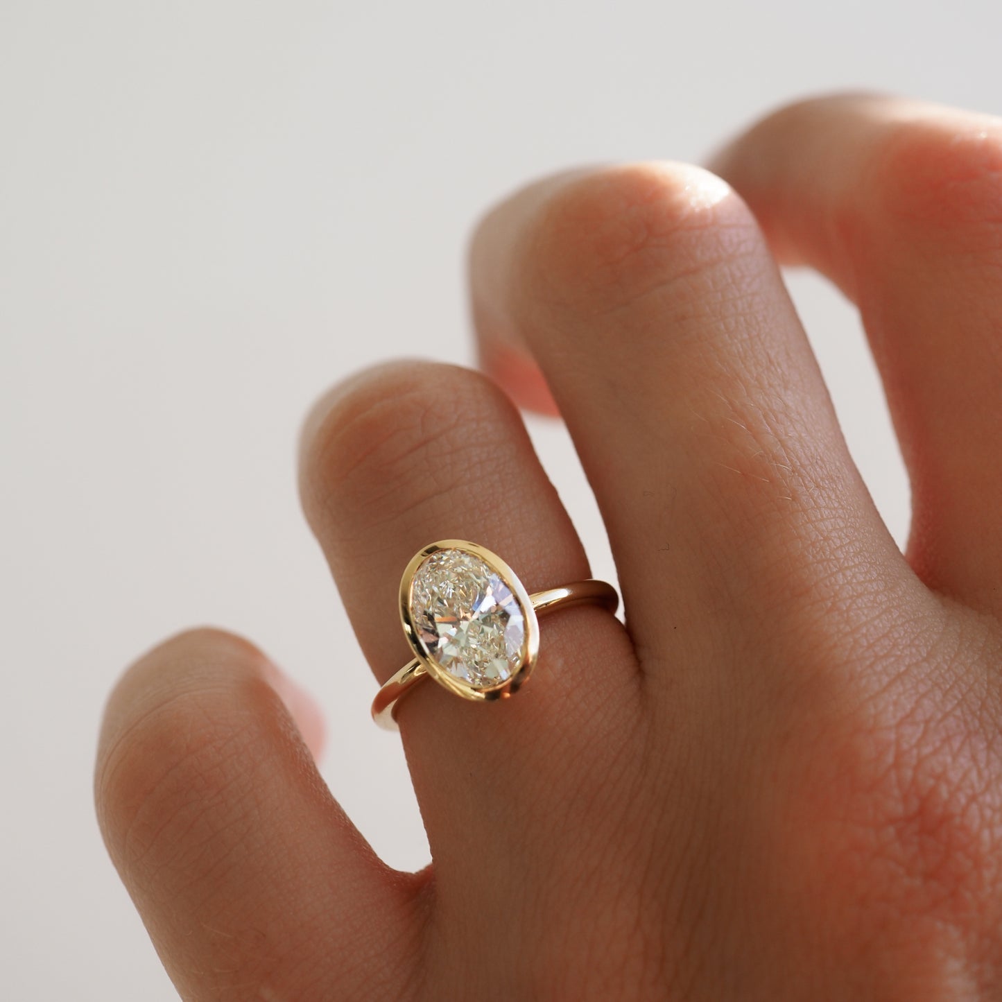 Stunning 2.0 CT Oval Moissanite Engagement Ring with Solitaire Design 4