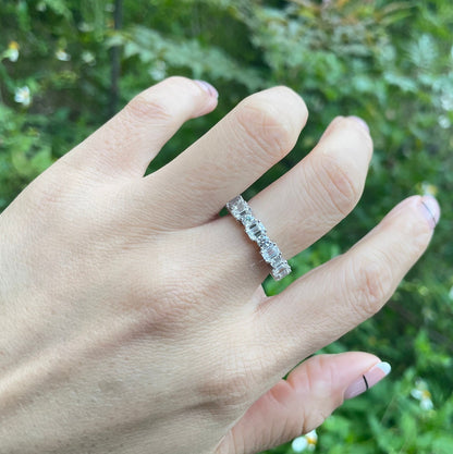 0.7 TCW Emerald & Round Cut Moissanite Bridal Wedding Band 10