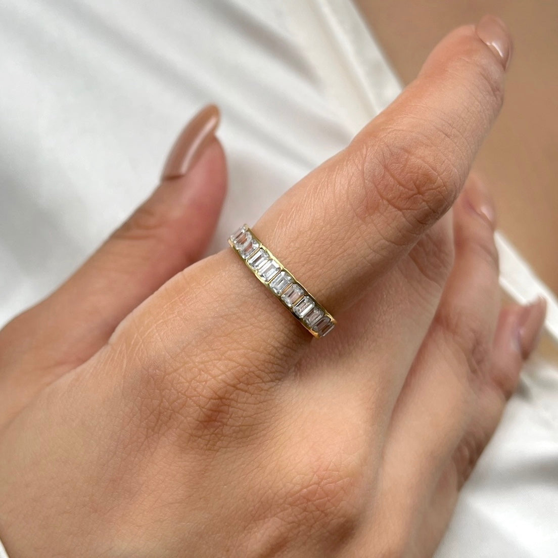 Stunning 0.50 TCW Emerald Moissanite Stones Full Eternity Wedding Band 1
