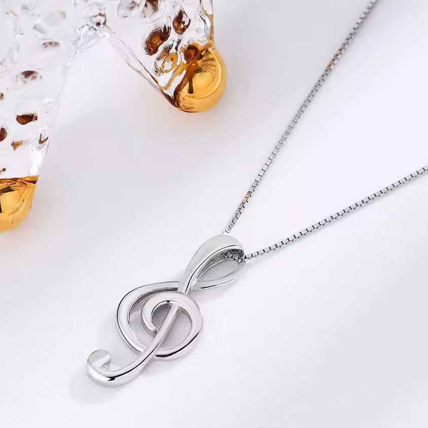 Round Cut Cubic Zirconia in 925 Sterling Silver Necklace 3