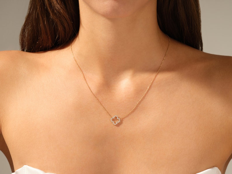 0.30 CT Round Moissanite Diamond Good Luck Pendant Necklace in Solid Gold 4
