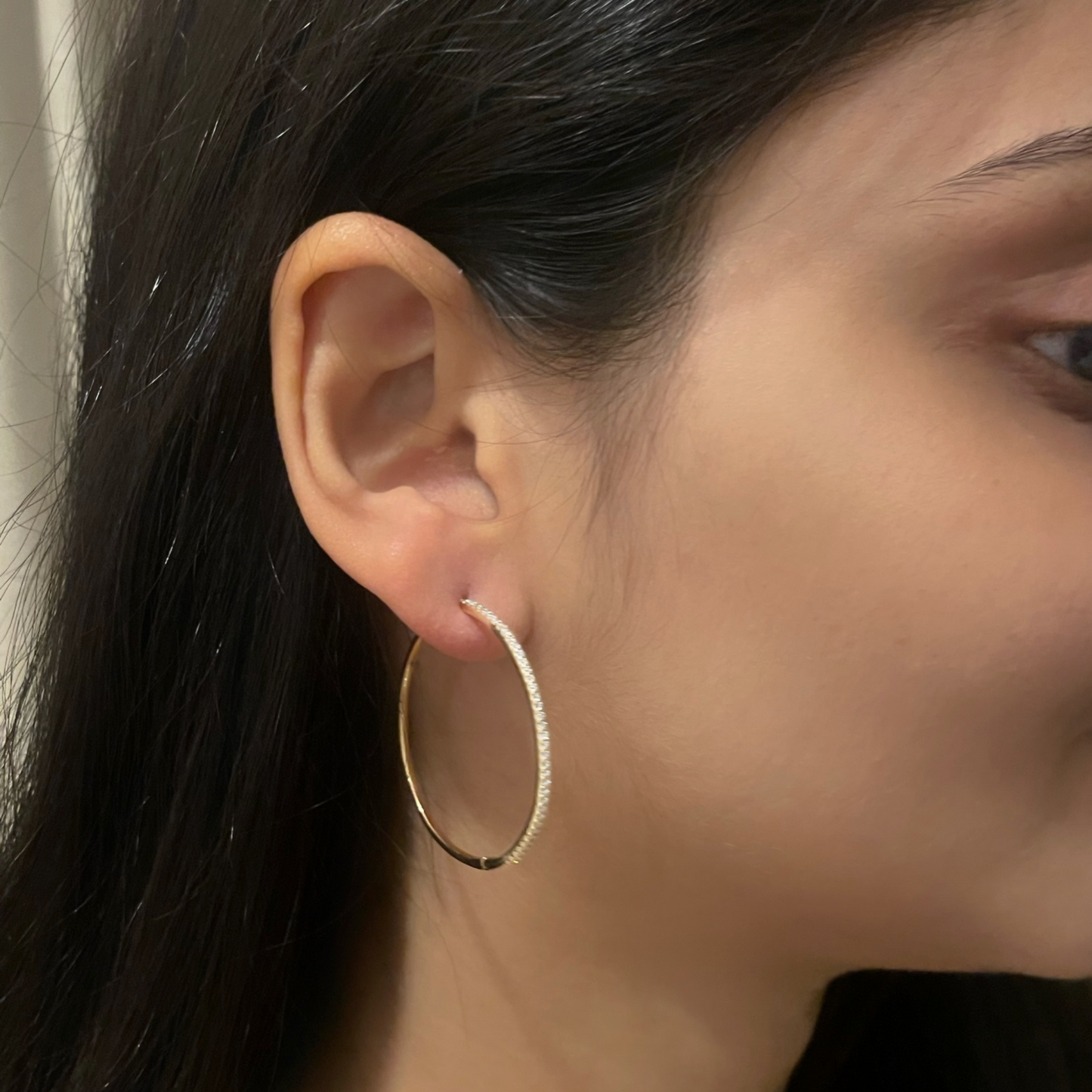 0.70 TCW Round Cut Moissanite Hoops Earrings in Gold 2