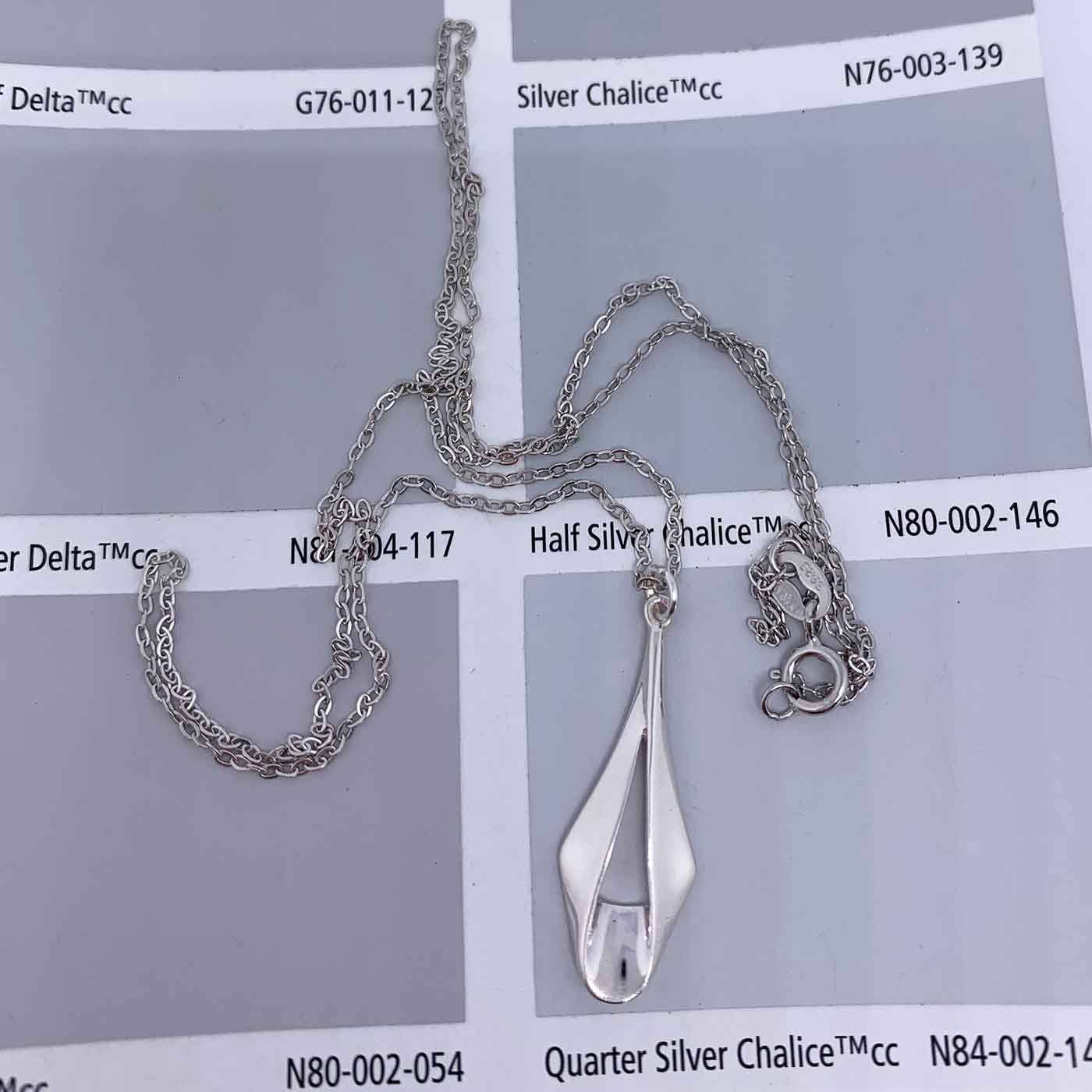 Round Cut Cubic Zirconia in 925 Sterling Silver Necklace 5