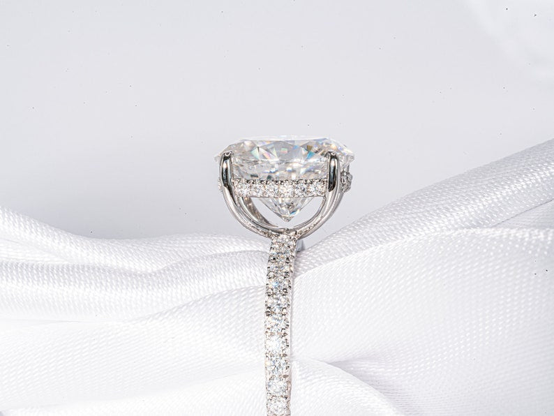 Stunning 4.0 CT Oval Cut Moissanite Engagement Ring with Hidden Halo & Pave Design 7