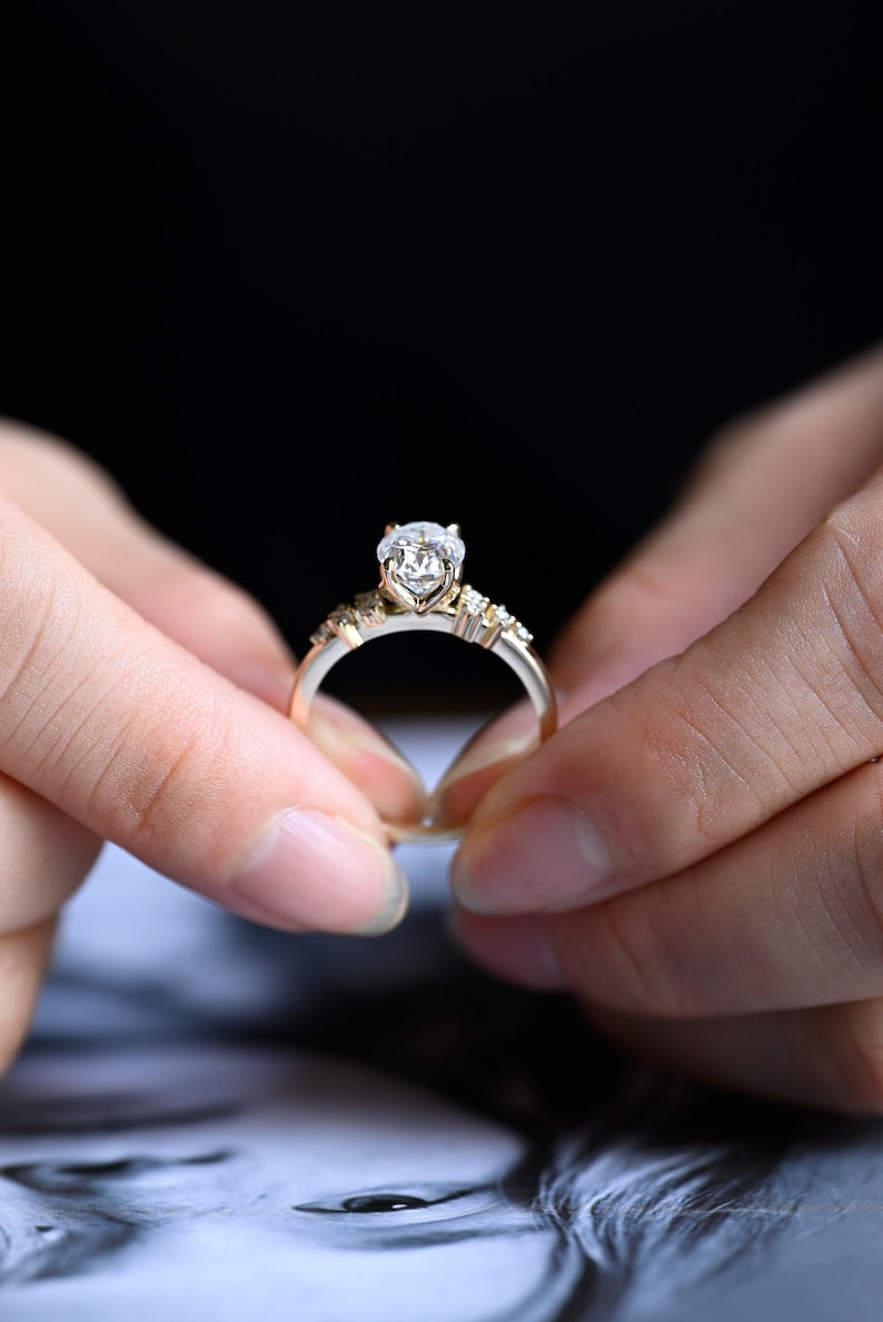 Stunning 1.0 - 2.0 CT Oval Moissanite Engagement Ring with Cluster Design 4