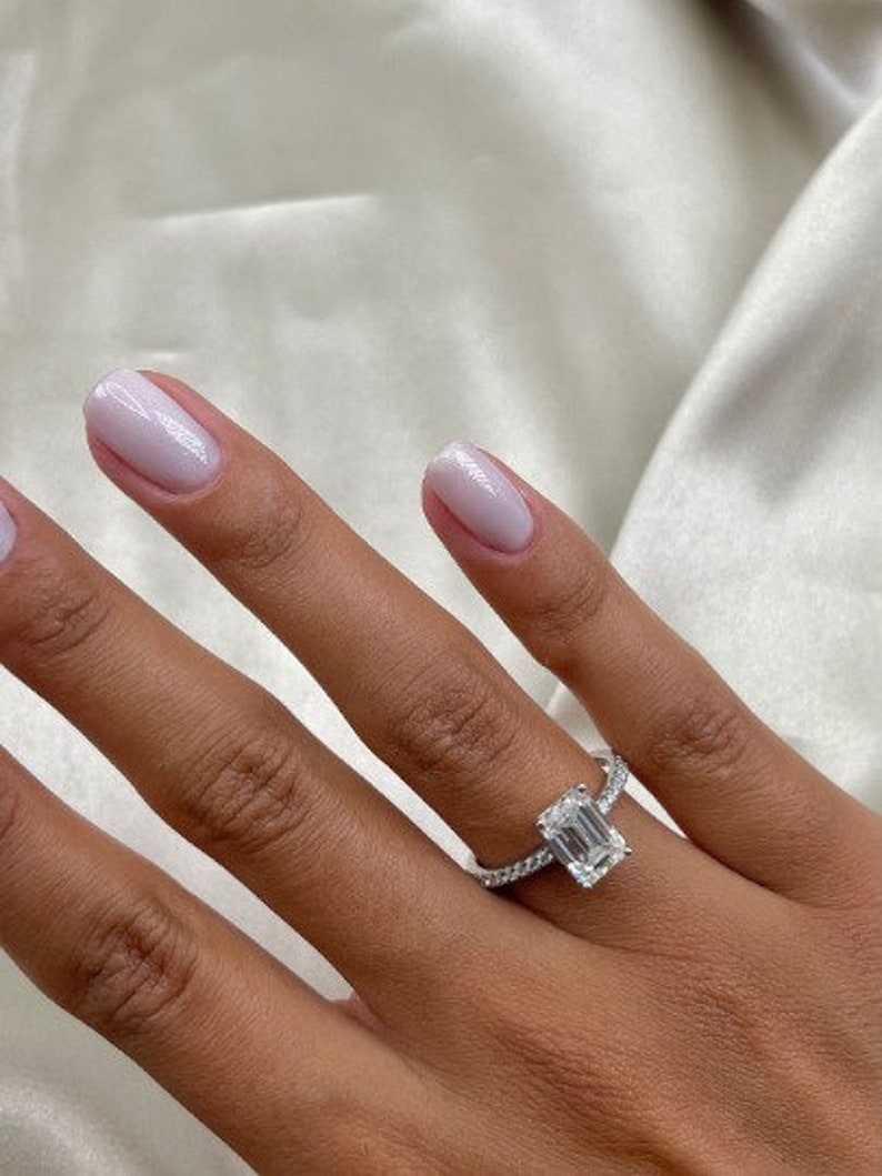 Stunning 2.0 CT Emerald Moissanite Engagement Ring with Pave Design 4