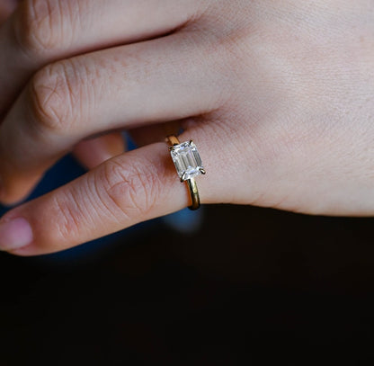 Stunning 1.0 CT Emerald Moissanite Engagement Ring with Solitaire Design 8