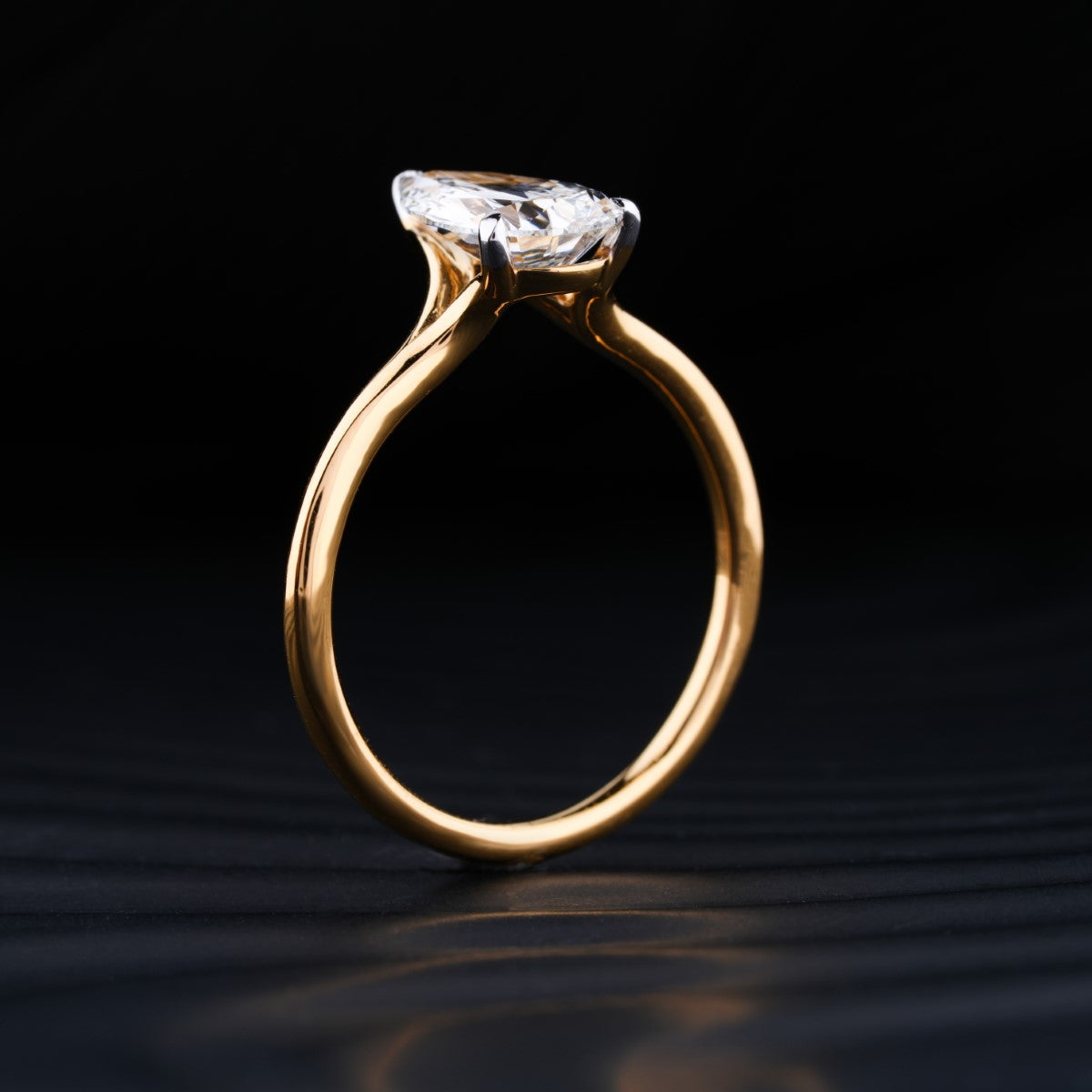 Stunning 2.0 CT Pear Moissanite Engagement Ring with Solitaire & Split Shank Design 4