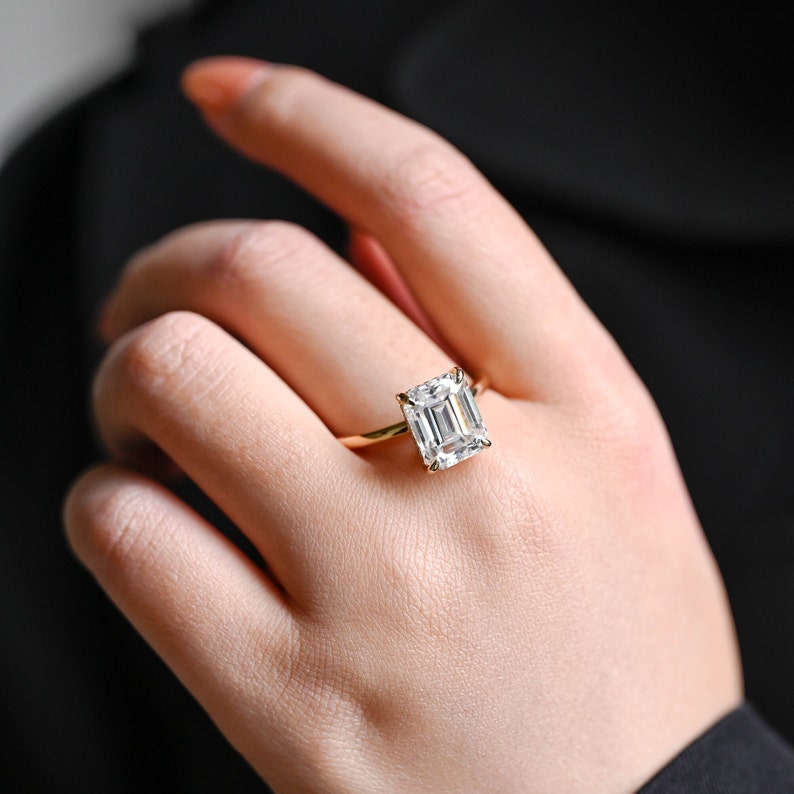 Stunning 1.0 - 2.0 CT Emerald Moissanite Engagement Ring with Hidden Halo Design 2