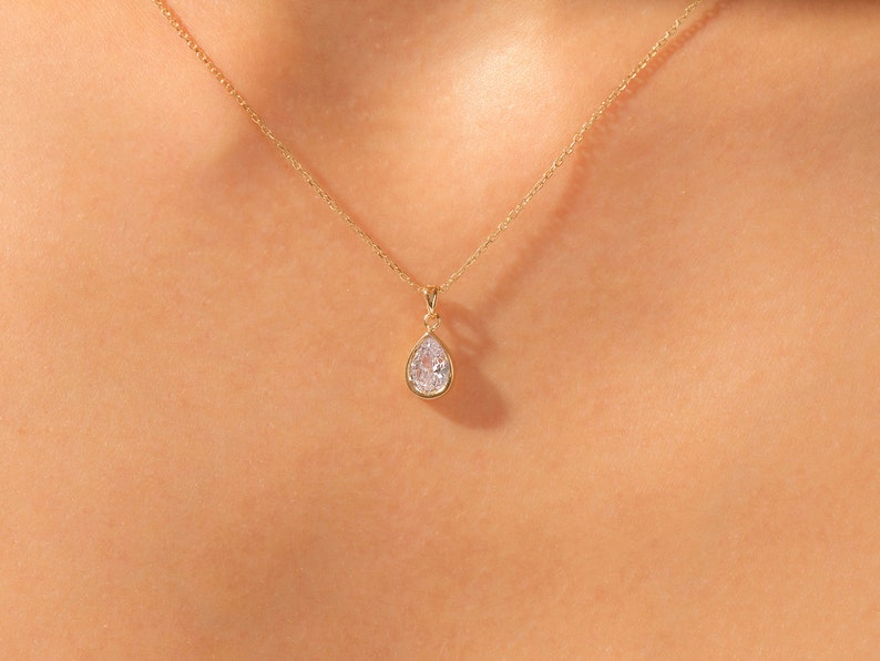 1.0 CT Pear Moissanite Diamond Bezel Pendant Necklace in Solid Gold 4
