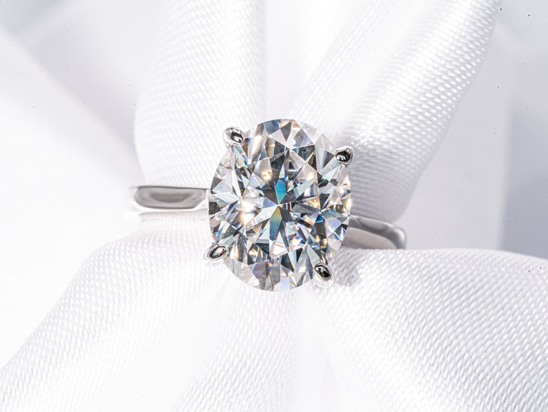 Stunning 4.0 CT Oval Cut Moissanite Engagement Ring with Hidden Halo Design 1