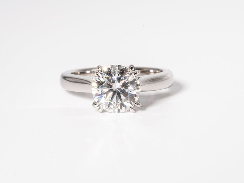 Stunning 2.0 CT Round Moissanite Solitaire Engagement Ring 1