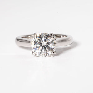 Stunning 2.0 CT Round Moissanite Solitaire Engagement Ring