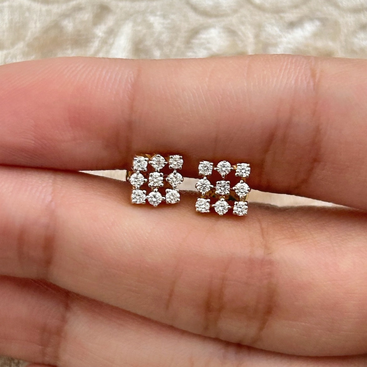 1.0 TCW Round Cut Moissanite Stud Earrings in Gold 1