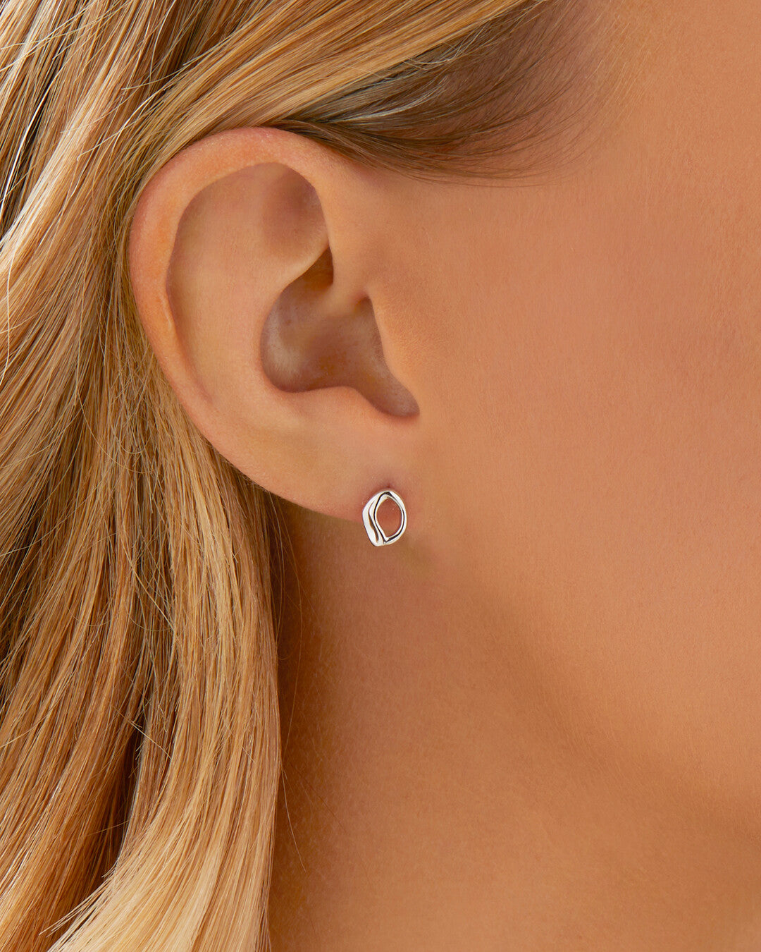 Round Cut Cubic Zirconia in 925 Sterling Silver Earrings 4