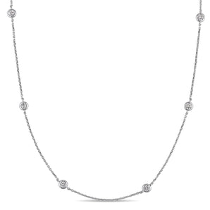 Round Cut Cubic Zirconia in 925 Sterling Silver Necklace