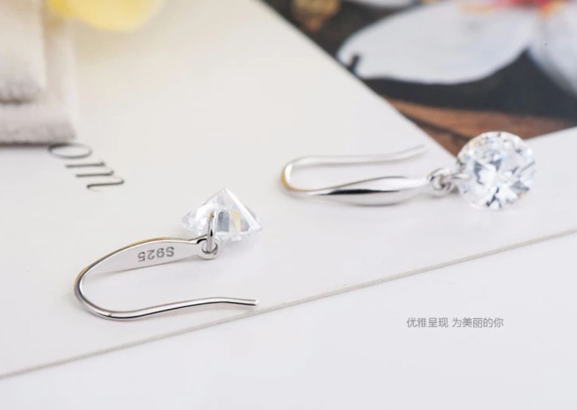 Round Cut Cubic Zirconia in 925 Sterling Silver Earrings 5