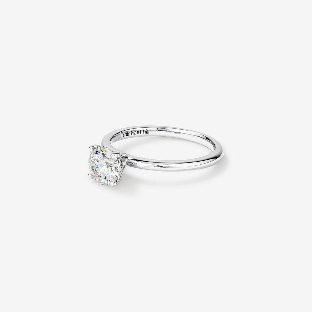 Stunning 1.0 CT Round Moissanite Solitaire Design Engagement Ring 2