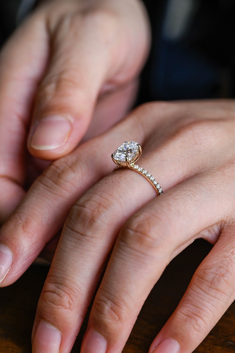 Stunning 1.0 - 2.0 CT Oval Moissanite Engagement Ring with Pave Design 2
