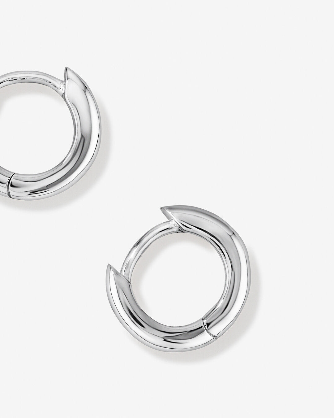 Round Cut Cubic Zirconia in 925 Sterling Silver Earrings 5