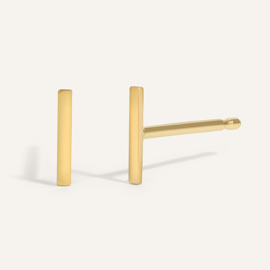 Classic Short Bar Studs Earrings in Gold 1