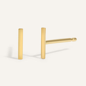 Classic Short Bar Studs Earrings in Gold