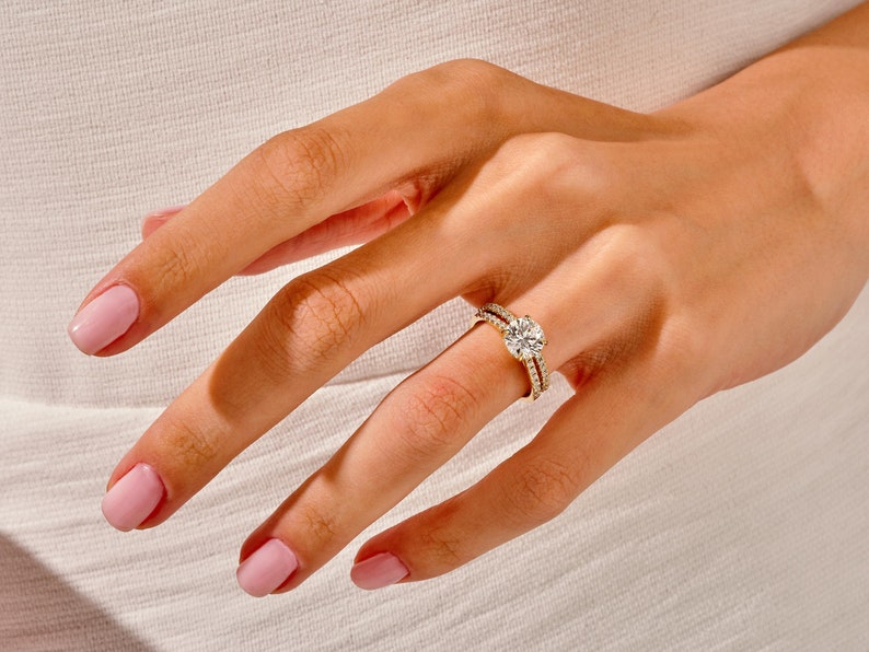 1.50 CT Round Cut Moissanite Bridal Ring Set with Round Wedding Bands 5