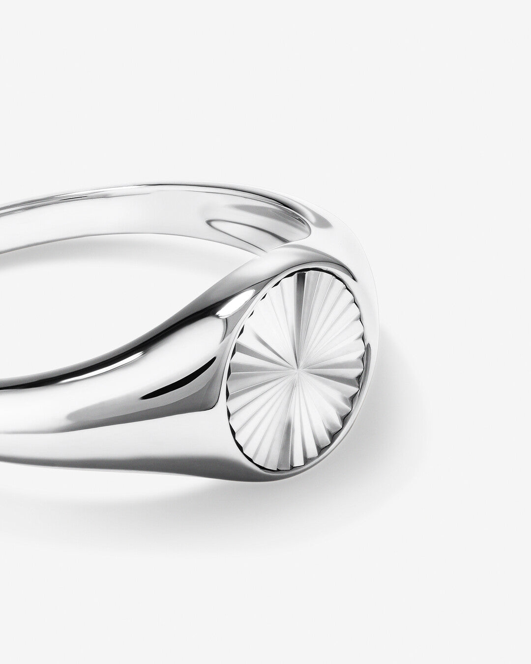 Classic Sunray Round Signet Men's Wedding Band in Solid Gold 5