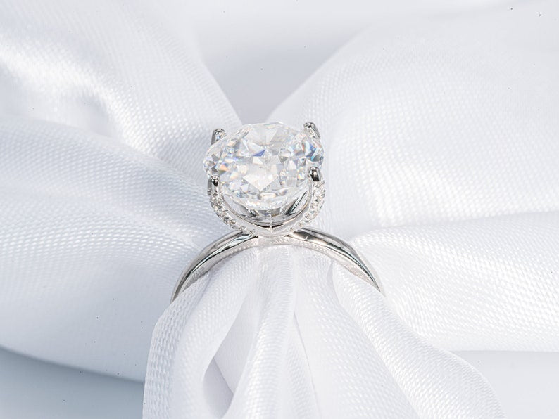 Stunning 5.0 CT Oval Shape Moissanite Engagement Ring with Solitaire Design 3