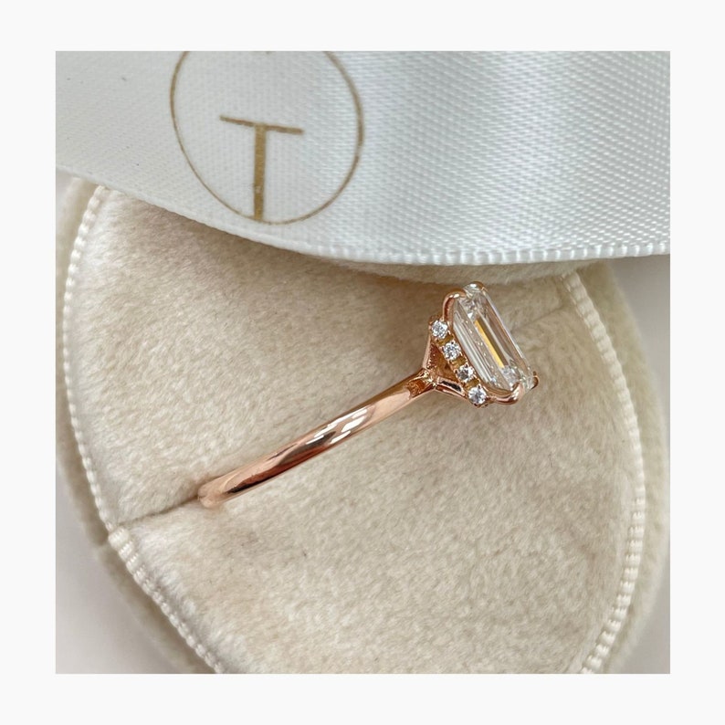 Classic 1.0 CT Emerald Moissanite Engagement Ring with Hidden Halo Design 3