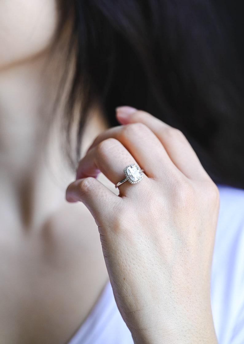 Stunning 1.0 - 2.0 CT Elongated Cushion Moissanite Engagement Ring With Halo Design 10