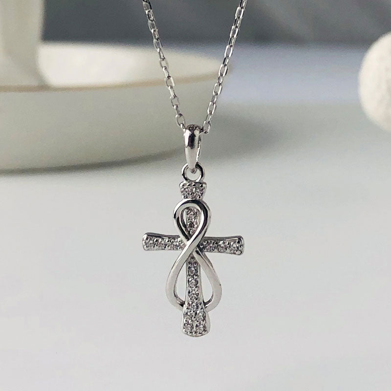 Round Cut Cubic Zirconia in 925 Sterling Silver Necklace 8