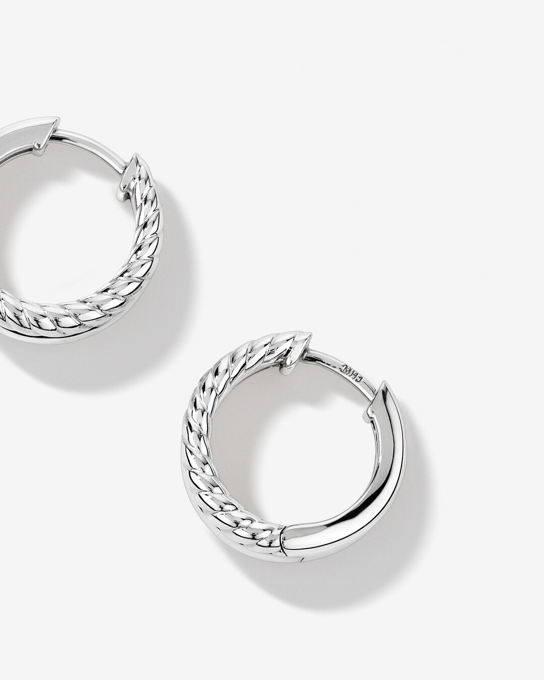 Round Cut Cubic Zirconia in 925 Sterling Silver Earrings 4