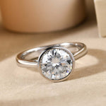 Round Cut Bezel Style Cubic Zirconia in 925 Sterling Silver Ring 2