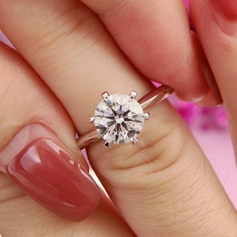 Stunning 1.50 CT Round Cut Moissanite Engagement Ring with Solitaire Design 6