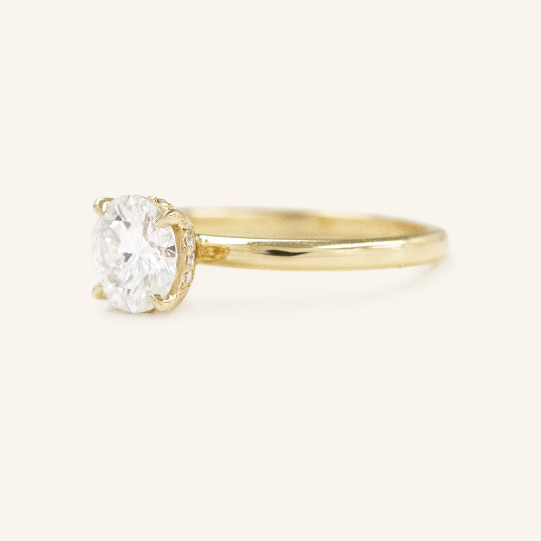 Stunning 1.0 CT Round Moissanite Engagement Ring with Hidden Halo Design 2